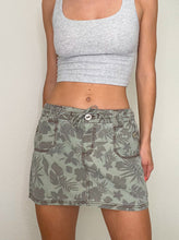 Load image into Gallery viewer, Green Hibiscus Micro Mini Skirt (L)
